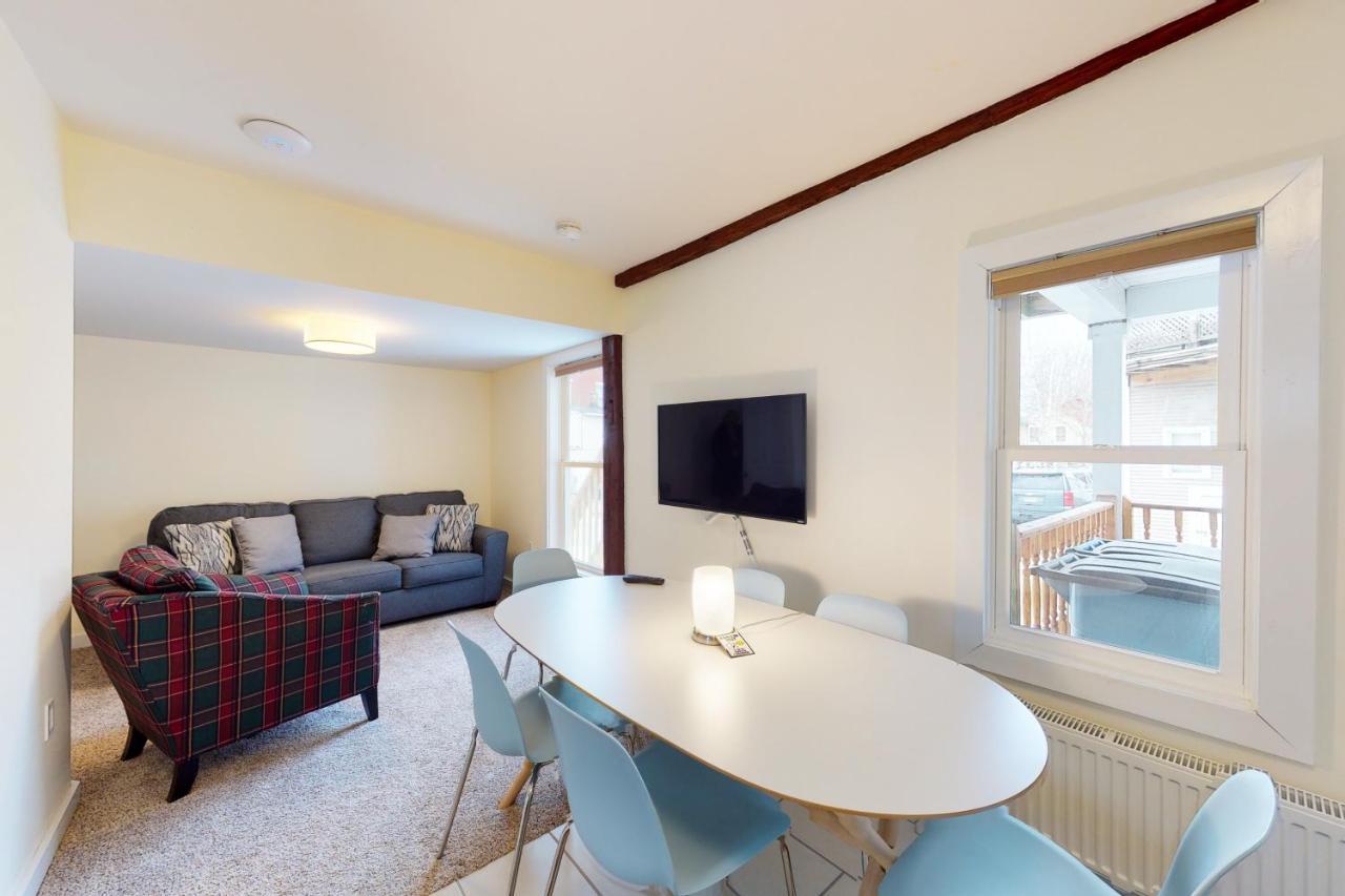 Pleasant Condos Ладлоу Экстерьер фото
