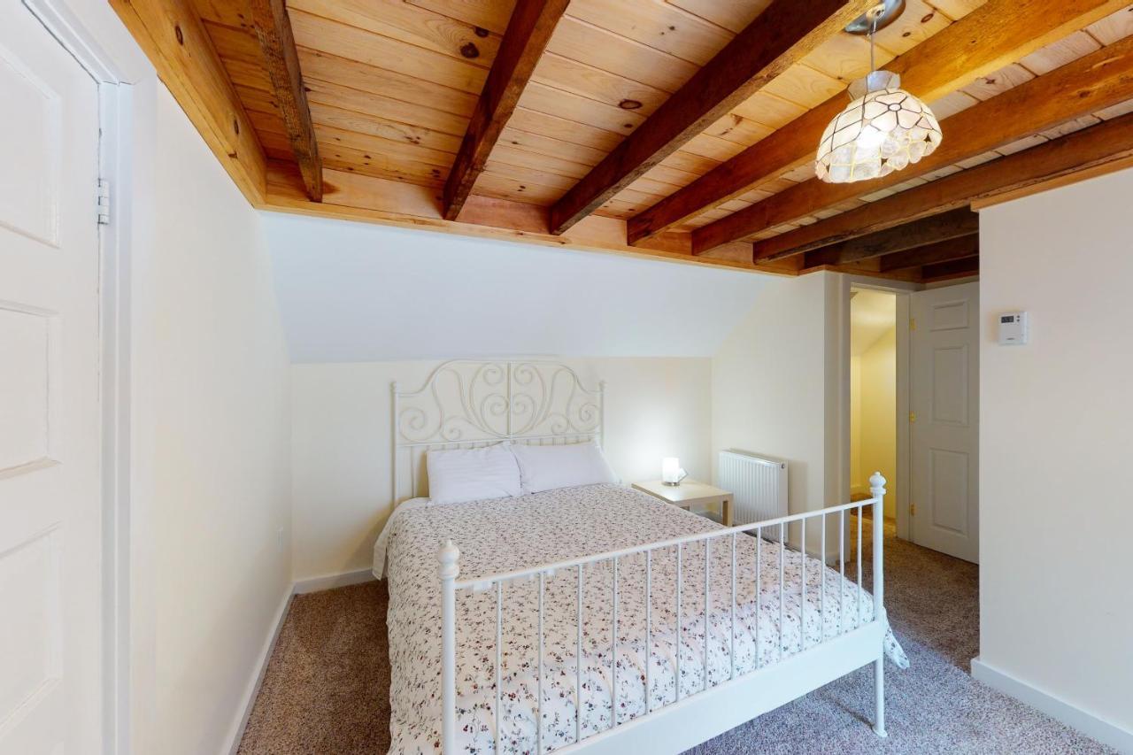 Pleasant Condos Ладлоу Экстерьер фото